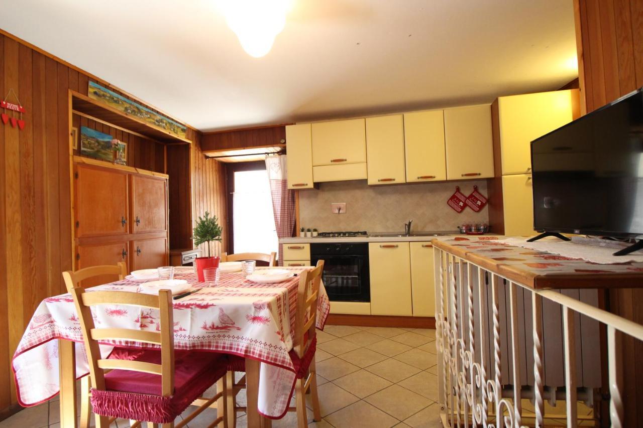 Lo Stambecco Holiday Apartment - Affitti Brevi Italia Brusson Extérieur photo