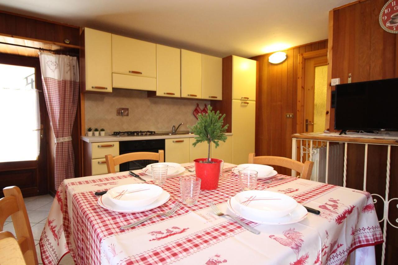 Lo Stambecco Holiday Apartment - Affitti Brevi Italia Brusson Extérieur photo
